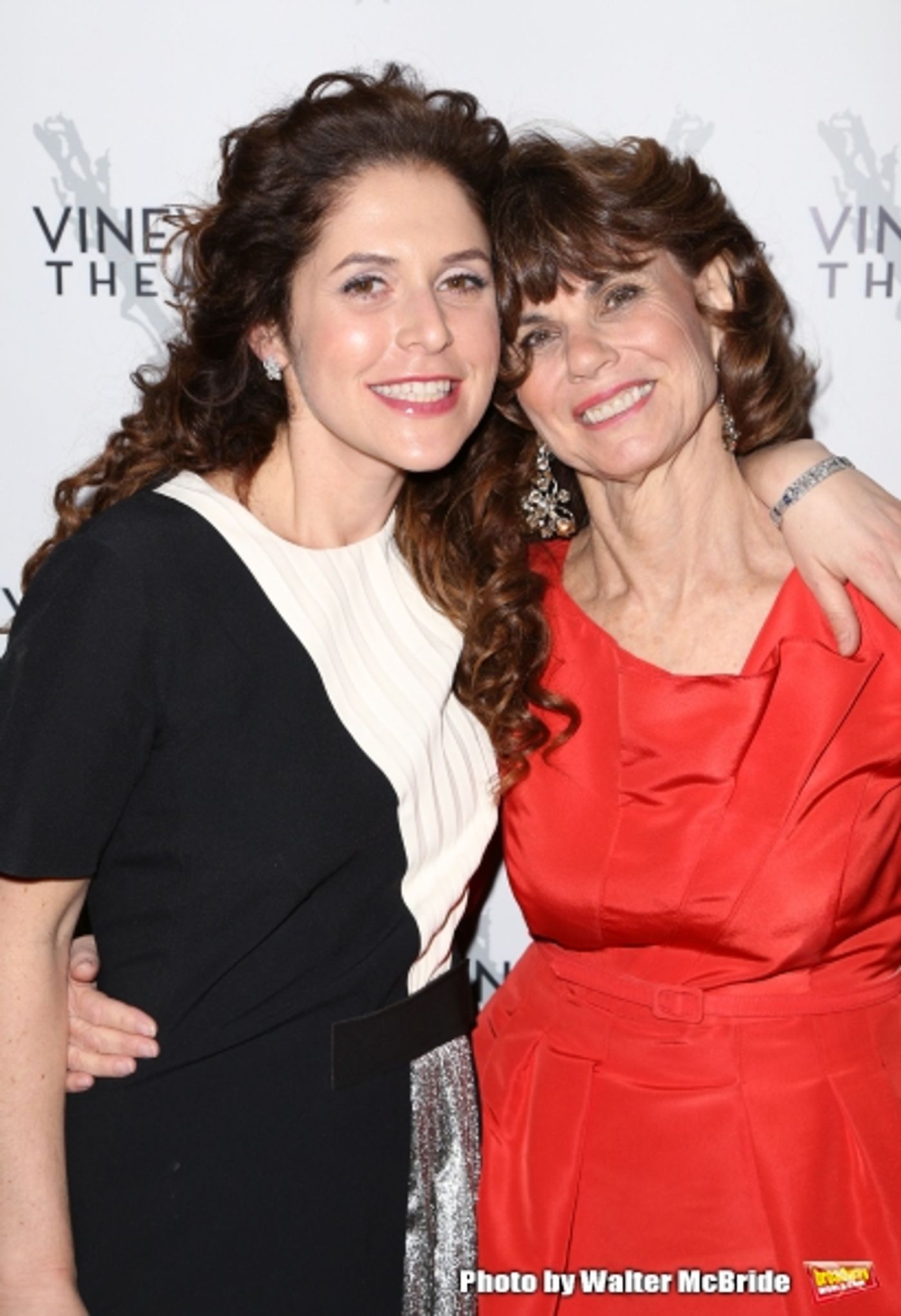 Photo Coverage: On the Red Carpet for Vineyard Theatre's 2015 Gala, Honoring Margo Lion  Image