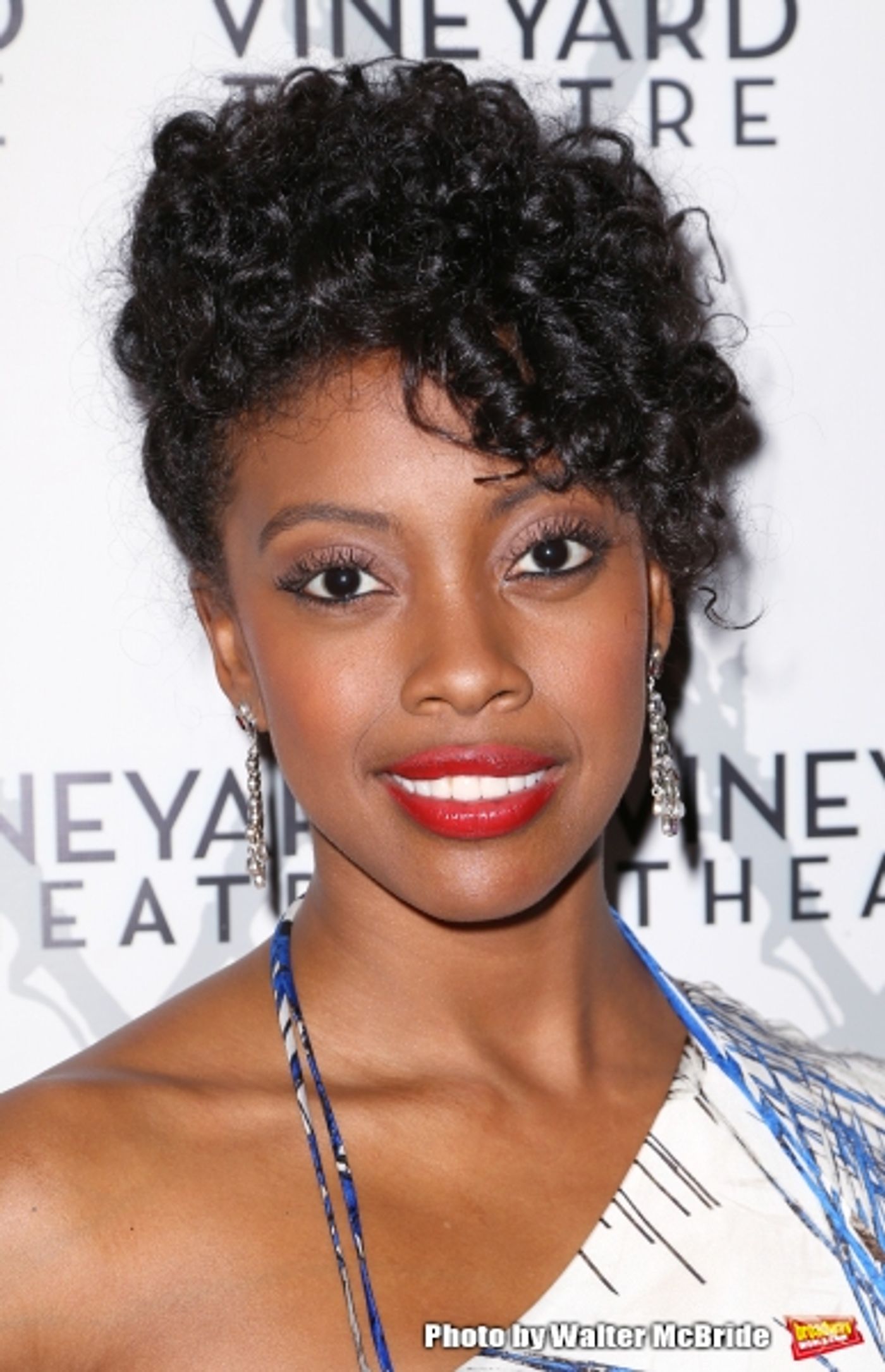 Photo Coverage: On the Red Carpet for Vineyard Theatre's 2015 Gala, Honoring Margo Lion  Image
