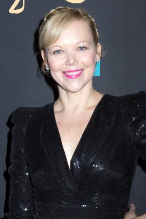 Emily Bergl Photo