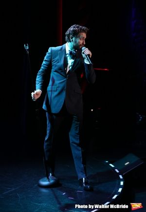 Matthew Morrison  Photo