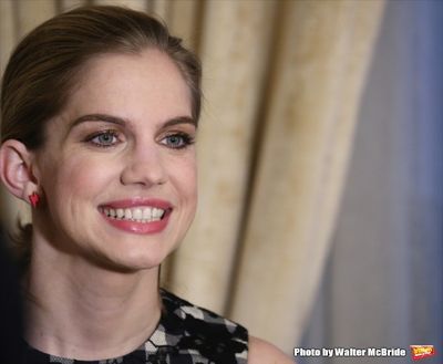 Anna Chlumsky Photo