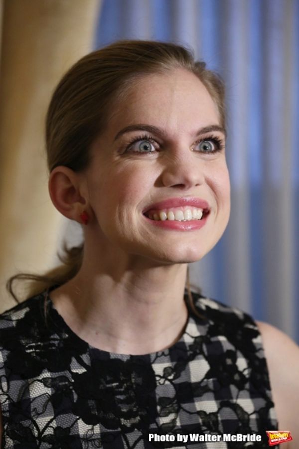 Anna Chlumsky Photo