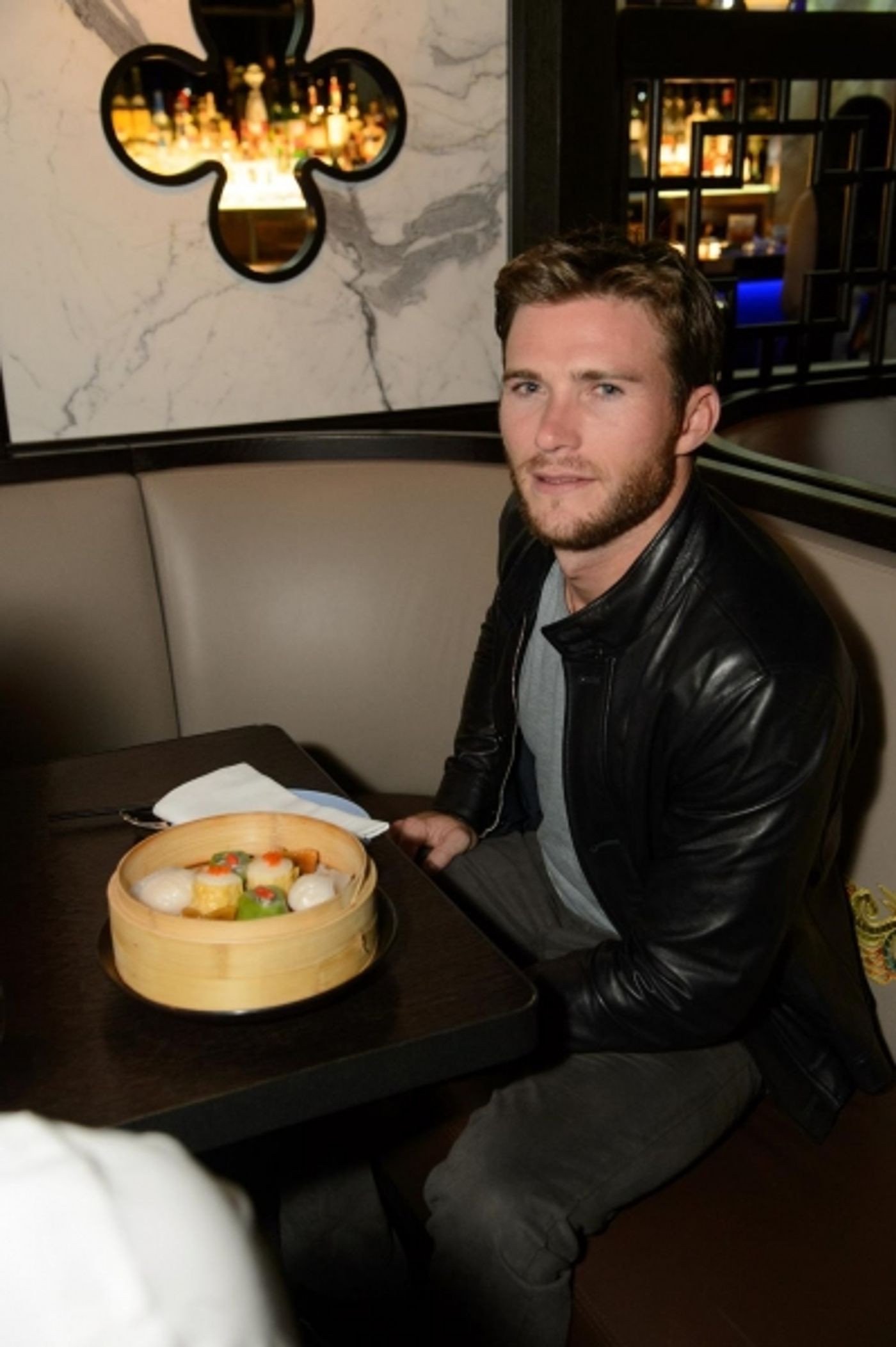 Photo Flash: Katharine McPhee and Scott Eastwood Visit Hakkasan Restaurant at MGM Grand Photo Flash: Katharine McPhee and Scott Eastwood Visit Hakkasan Restaurant at MGM Grand Image