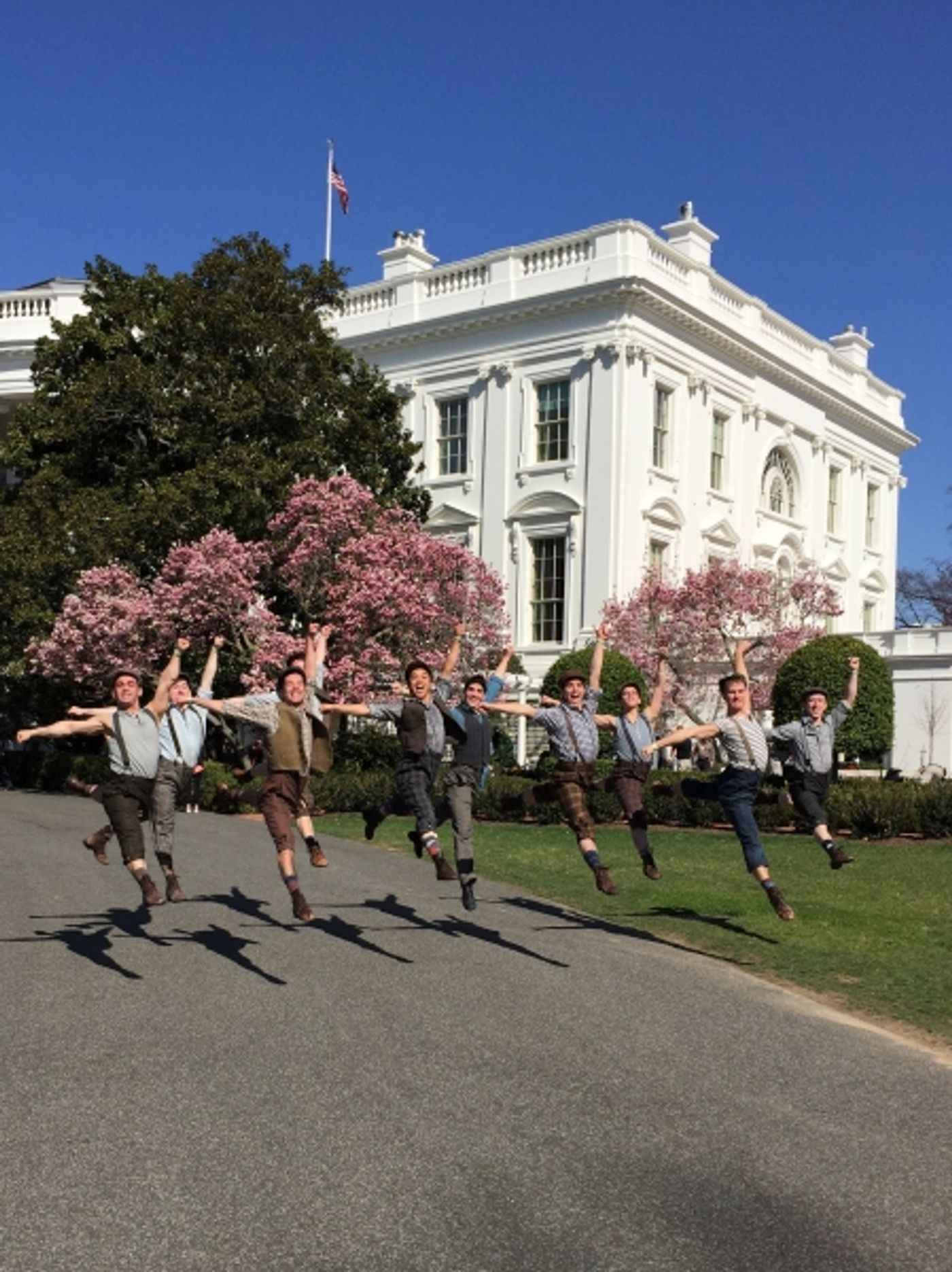 Photo Flash: Cast of NEWSIES Tour Performs at The White House's Easter Egg Roll Photo Flash: Cast of NEWSIES Tour Performs at The White House's Easter Egg Roll Image
