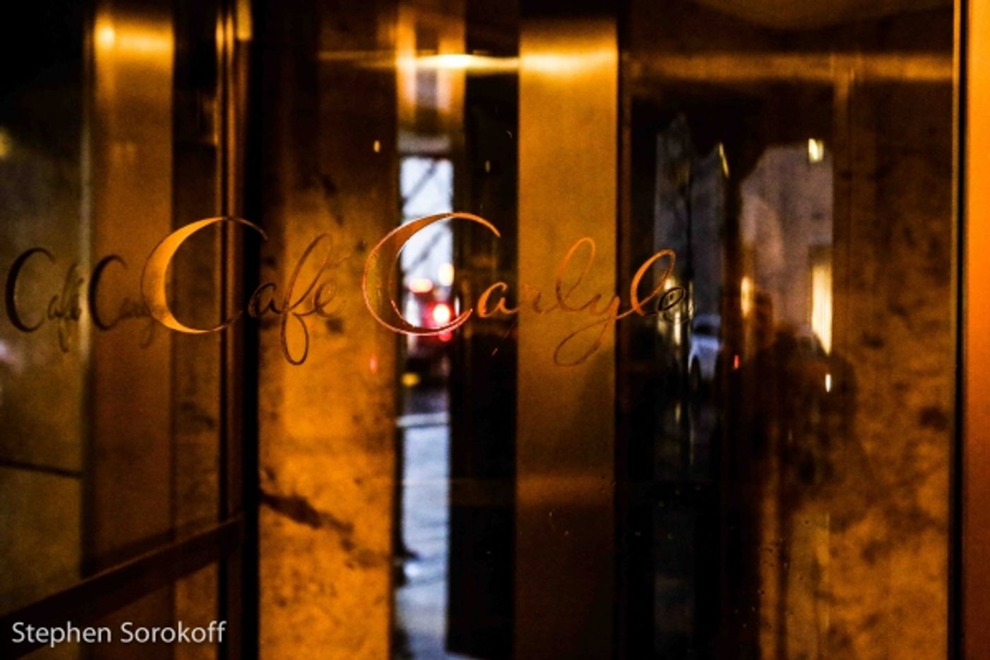 Photo Coverage: Tony Winner Lena Hall Makes Cafe Carlyle Debut!  Image