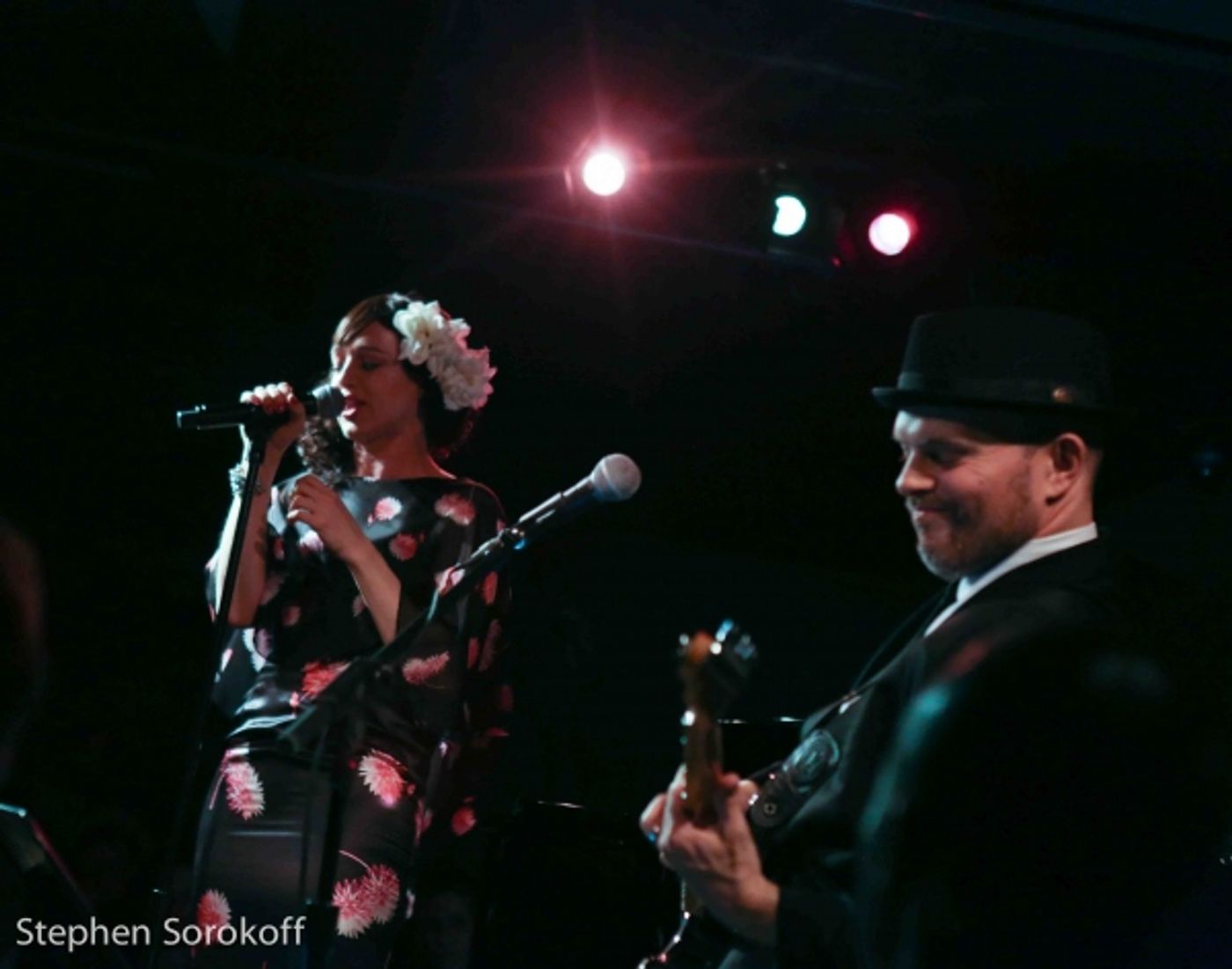 Photo Coverage: Tony Winner Lena Hall Makes Cafe Carlyle Debut!  Image
