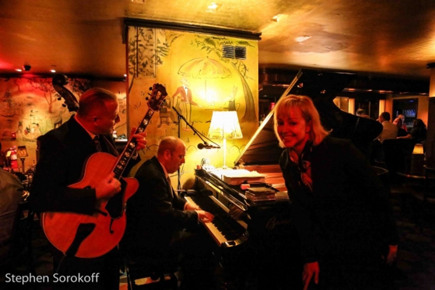 Photo Coverage: Tony Winner Lena Hall Makes Cafe Carlyle Debut!  Image