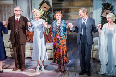 The cast of BLITHE SPIRIT takes their final curtain call. (left to right) Simon Jones Photo