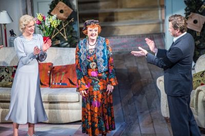 The cast of BLITHE SPIRIT joins the audience in congratulating Angela Lansbury during Photo