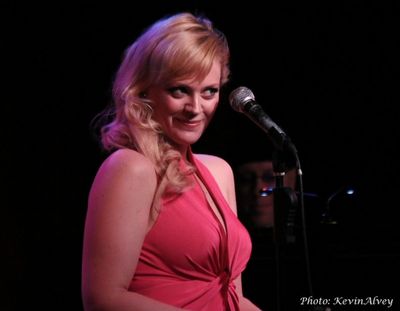 Elizabeth Stanley Photo