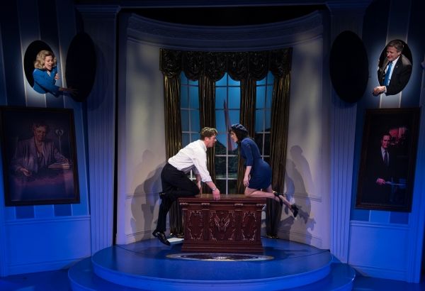 Billy (Duke Lafoon) an Monica Lewinsky (Veronica J. Kuehn)  Photo