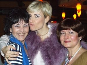 Laurence Pierron, Adrienne Haan and Simona Miculescu @ BroadwayWorld Laurence Pierron, Adrienne Haan and Simona Miculescu Photo