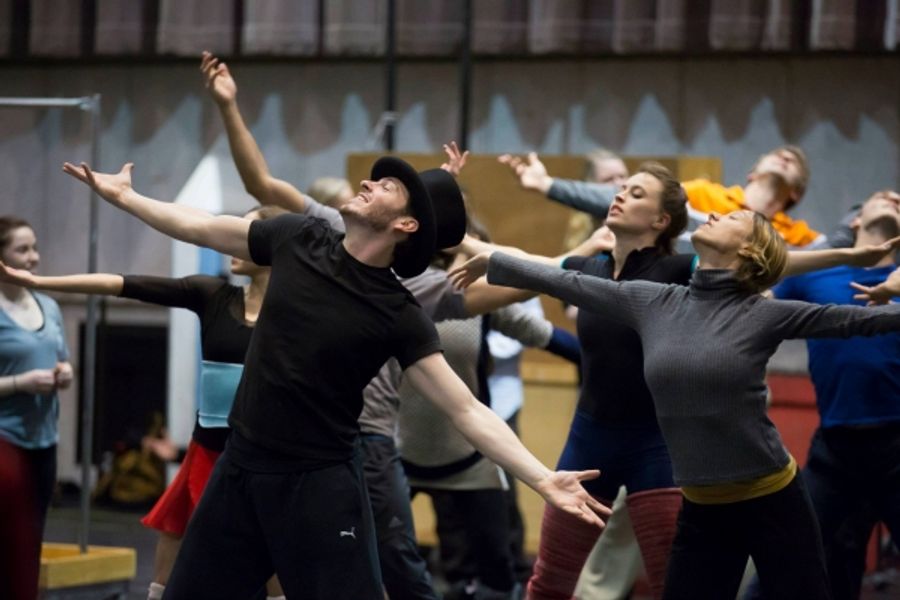 Photo Flash: In Rehearsal for Lyric Opera's CAROUSEL with Laura Osnes and Steven Pasquale! Image