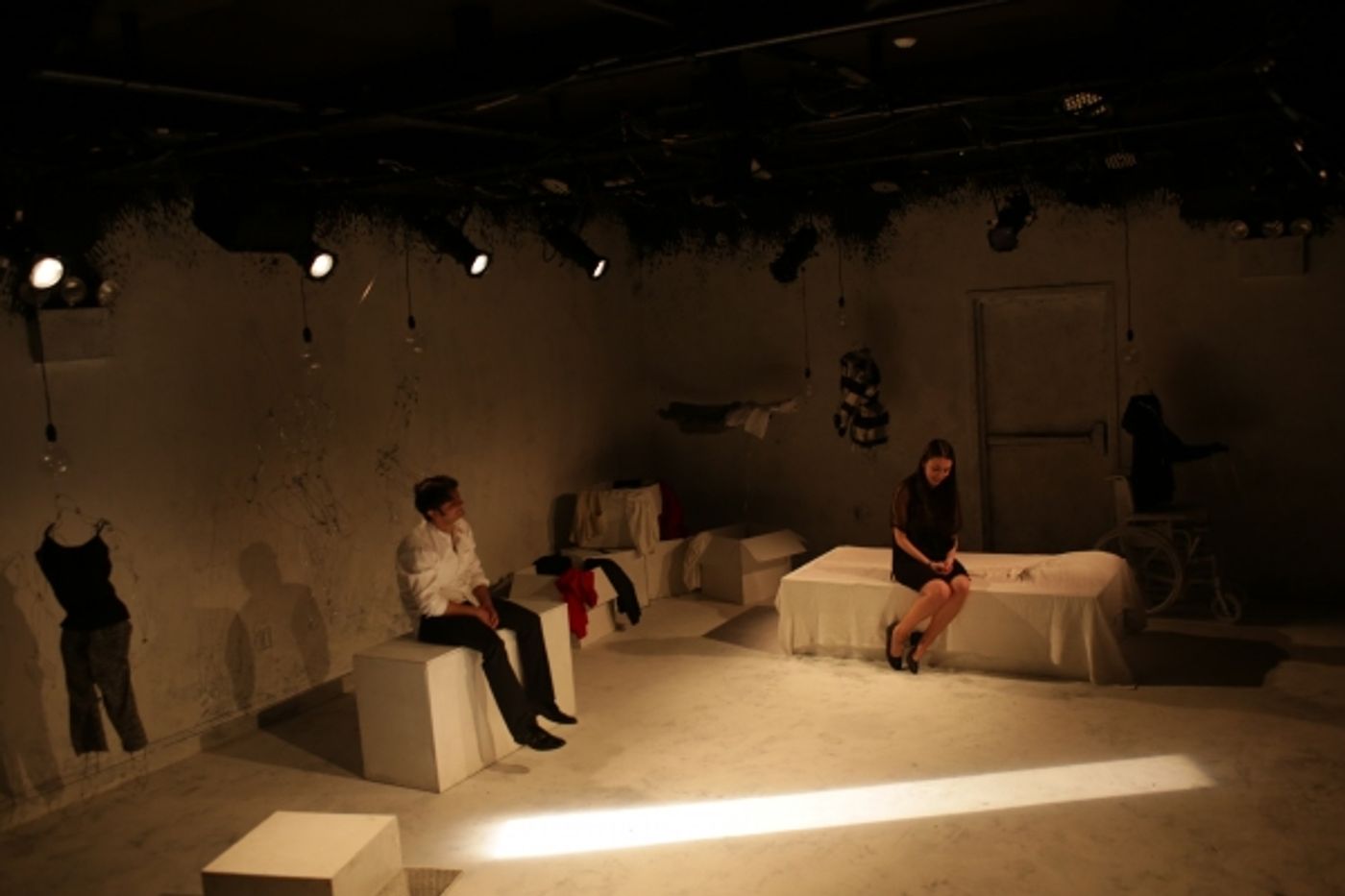 Photo Flash: First Look at GRUESOME PLAYGROUND INJURIES, Opening Tonight at Teatro Circulo  Image