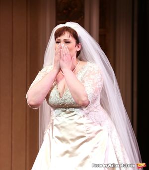 Lisa Howard @ BroadwayWorld Lisa Howard Photo