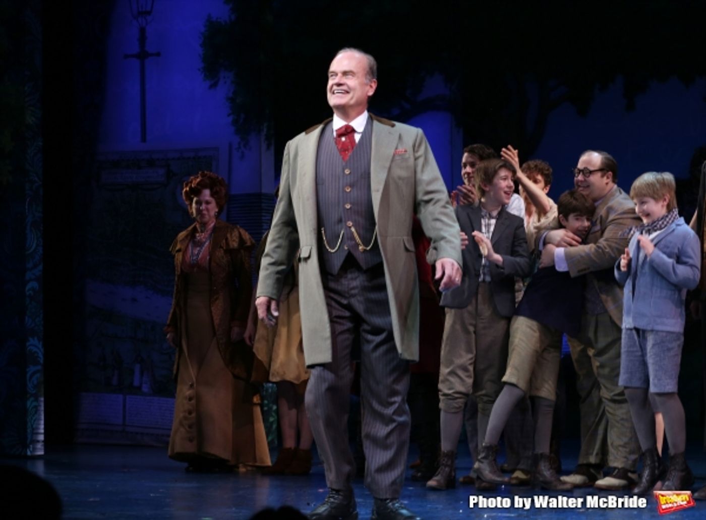 Photo Coverage: They Own the Night- FINDING NEVERLAND Cast Takes Opening Night Bows!  Image