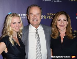 Kayte Walsh, Kelsey Grammer and Peri Gilpin  Photo