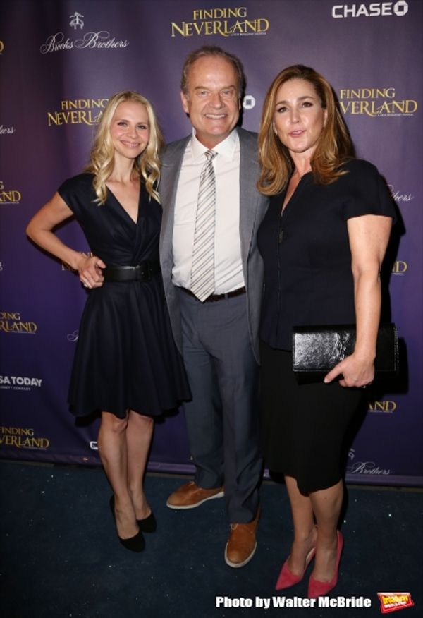 Kayte Walsh, Kelsey Grammer and Peri Gilpin  Photo