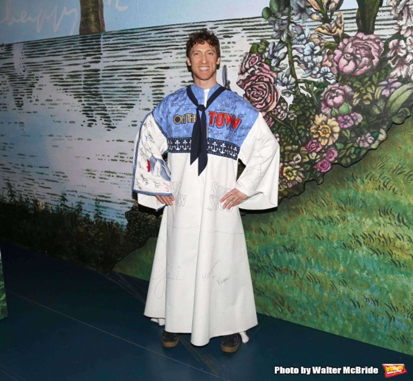 Exclusive Photo Coverage: Inside the FINDING NEVERLAND Gypsy Robe Ceremony! Image