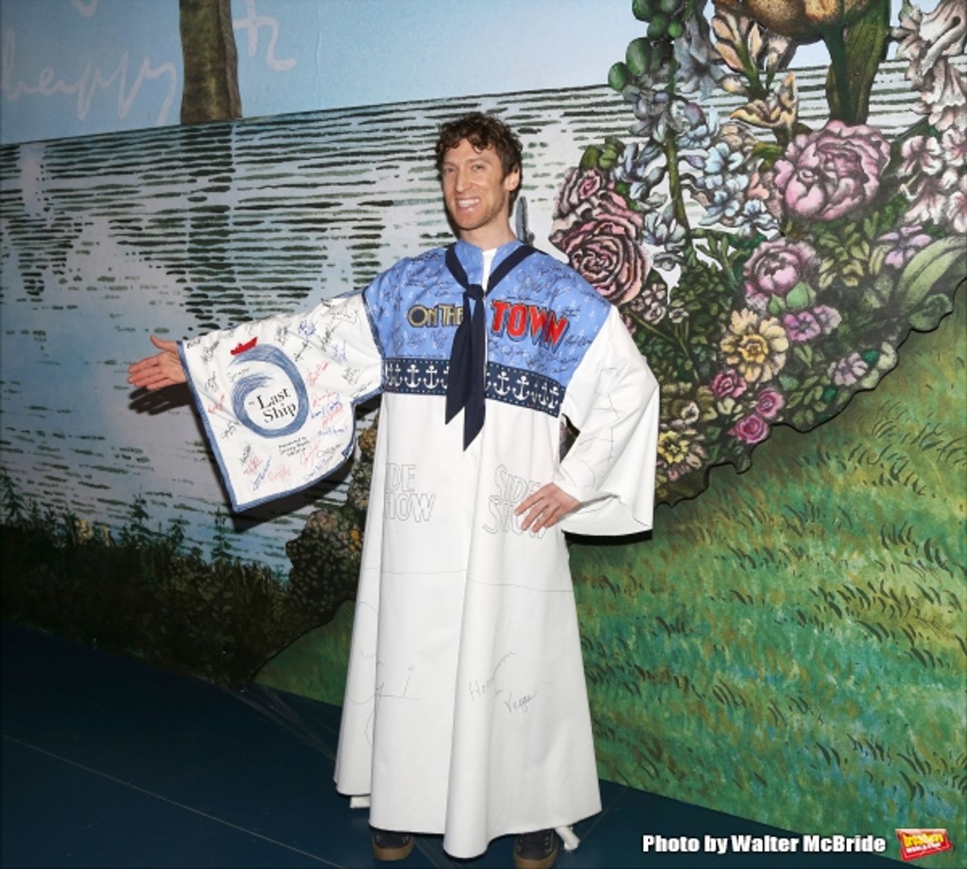 Exclusive Photo Coverage: Inside the FINDING NEVERLAND Gypsy Robe Ceremony! Image