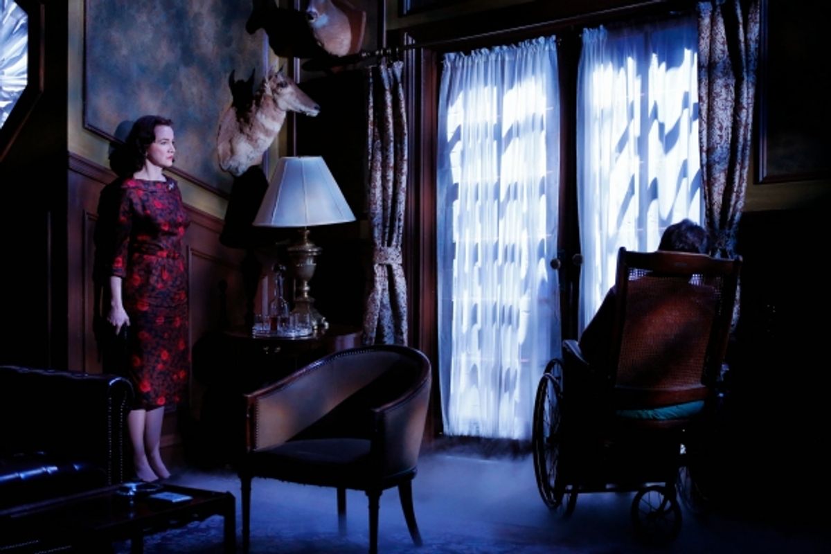 Pamela Sabaugh (Laura Warwick) with the body of her husband Richard Warwick at 