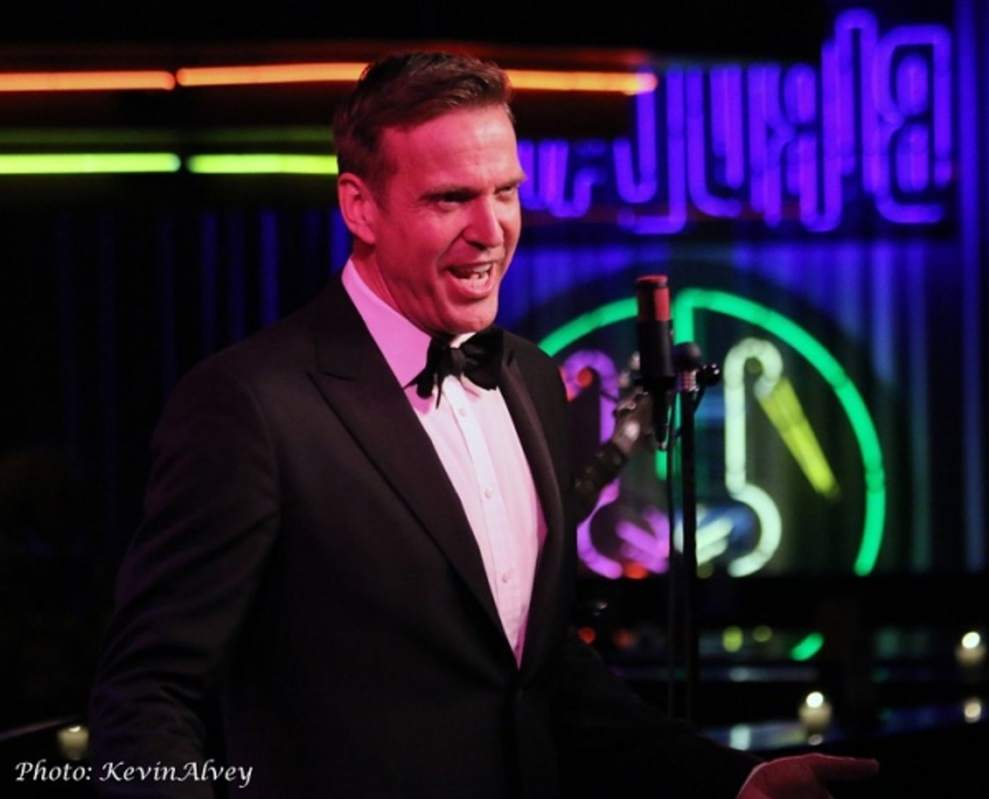Photo Flash: Todd Murray Brings 'CROON' to Birdland  Image