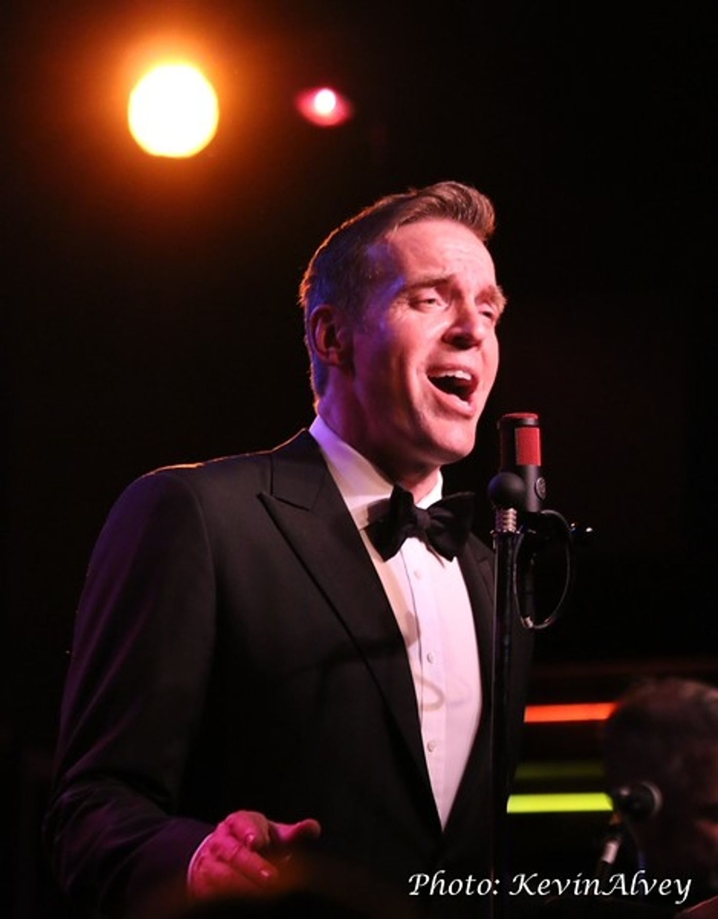 Photo Flash: Todd Murray Brings 'CROON' to Birdland  Image