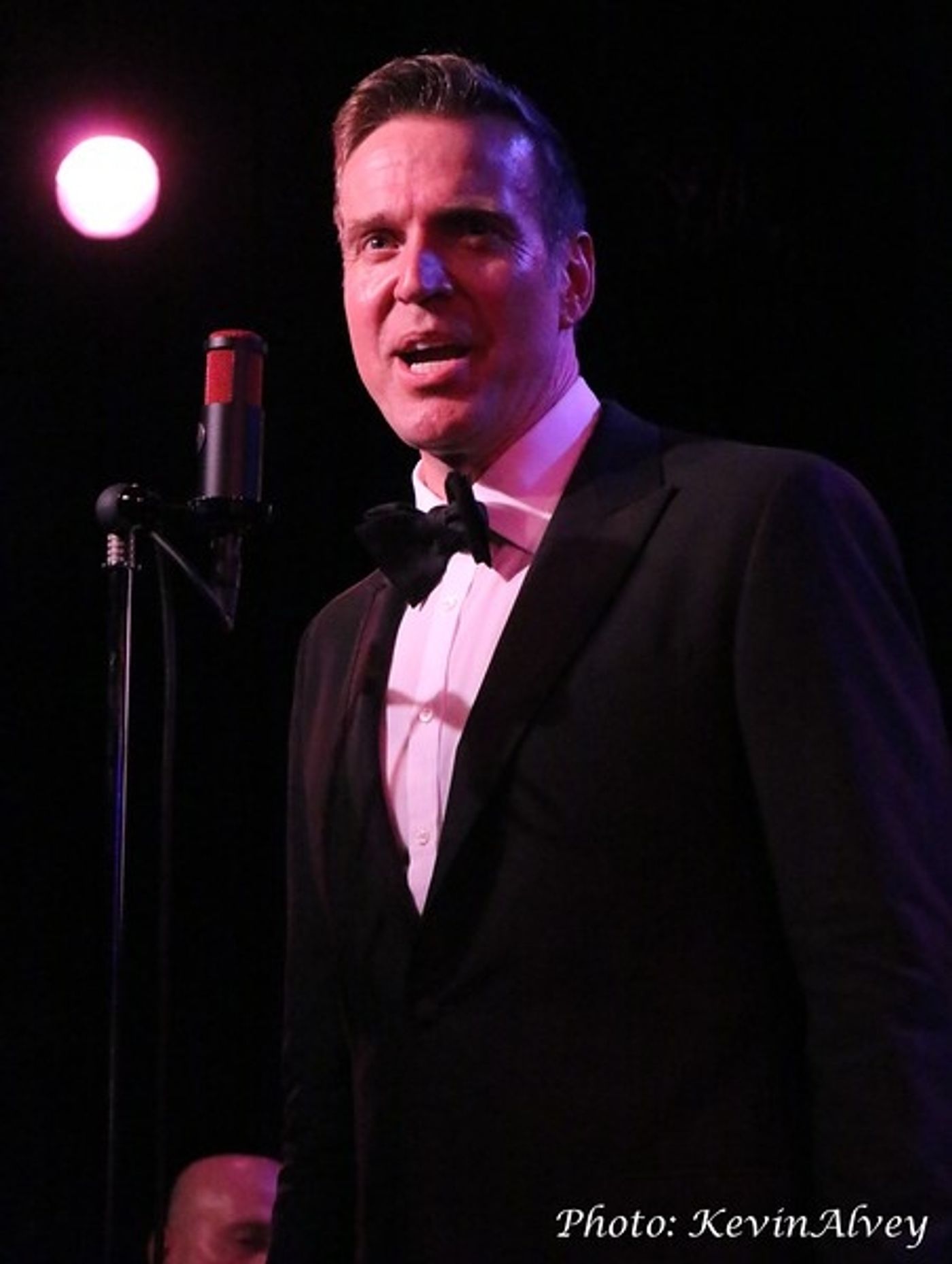 Photo Flash: Todd Murray Brings 'CROON' to Birdland  Image