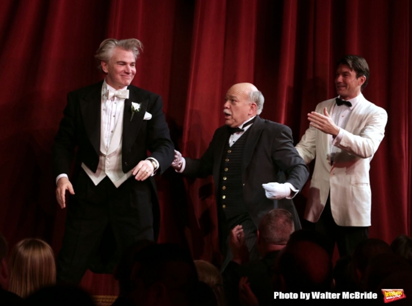 Photo Coverage: La Diva Arrives! LIVING ON LOVE Takes Opening Night Bows  Image