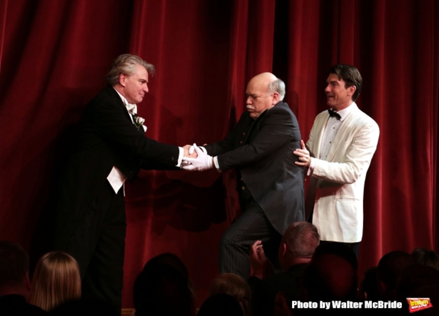 Photo Coverage: La Diva Arrives! LIVING ON LOVE Takes Opening Night Bows  Image