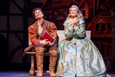John Cariani and Kate Reinders Photo