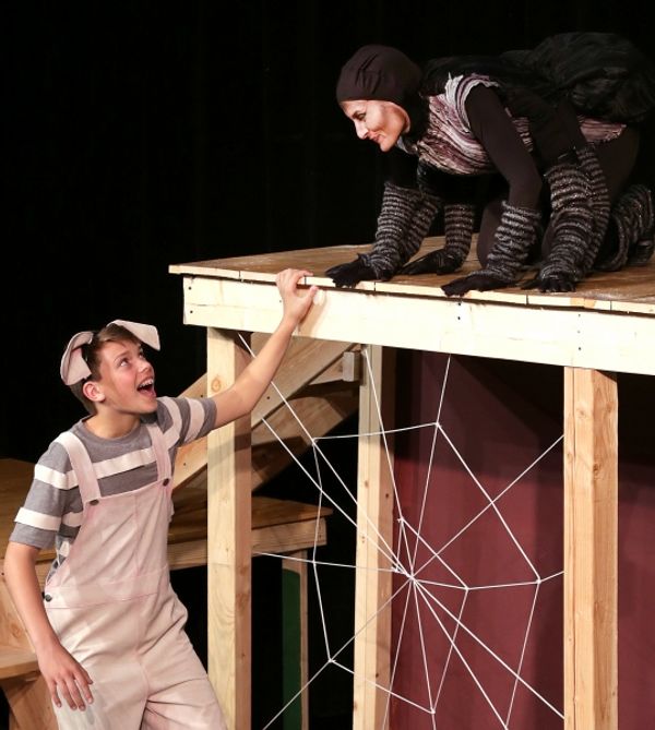 Will Donaghy as Wilbur and Annie Mielke as Charlotte Photo