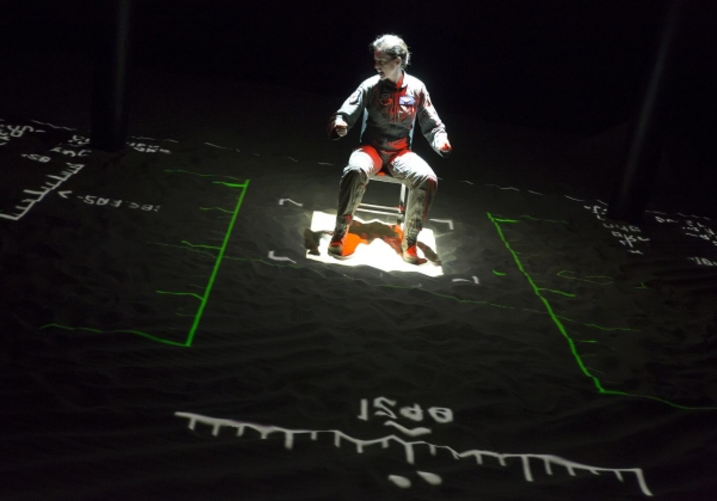 Photo Flash: Anne Hathaway Takes The Public Theater in One-Woman Show GROUNDED  Image