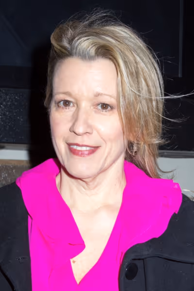 Linda Emond Photo