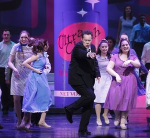 The Shuler Student Ensemble with Shuler Hensley

 Photo