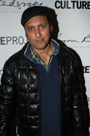 Aasif Mandvi Photo