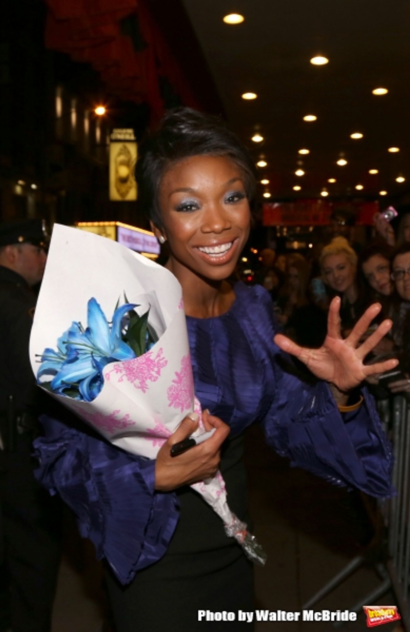 Photo Coverage: Broadway's Newest Murderess, Brandy Norwood, Greets Fans Backstage at CHICAGO! Image