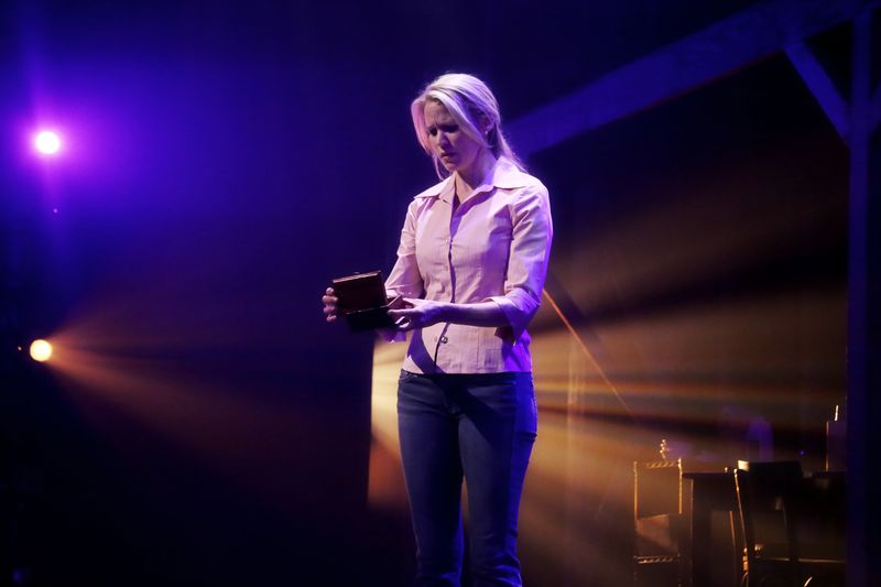 Photo Flash: First Look at Lauren Kennedy and More in North Carolina Theatre's NEXT TO NORMAL — photo 8 of 21