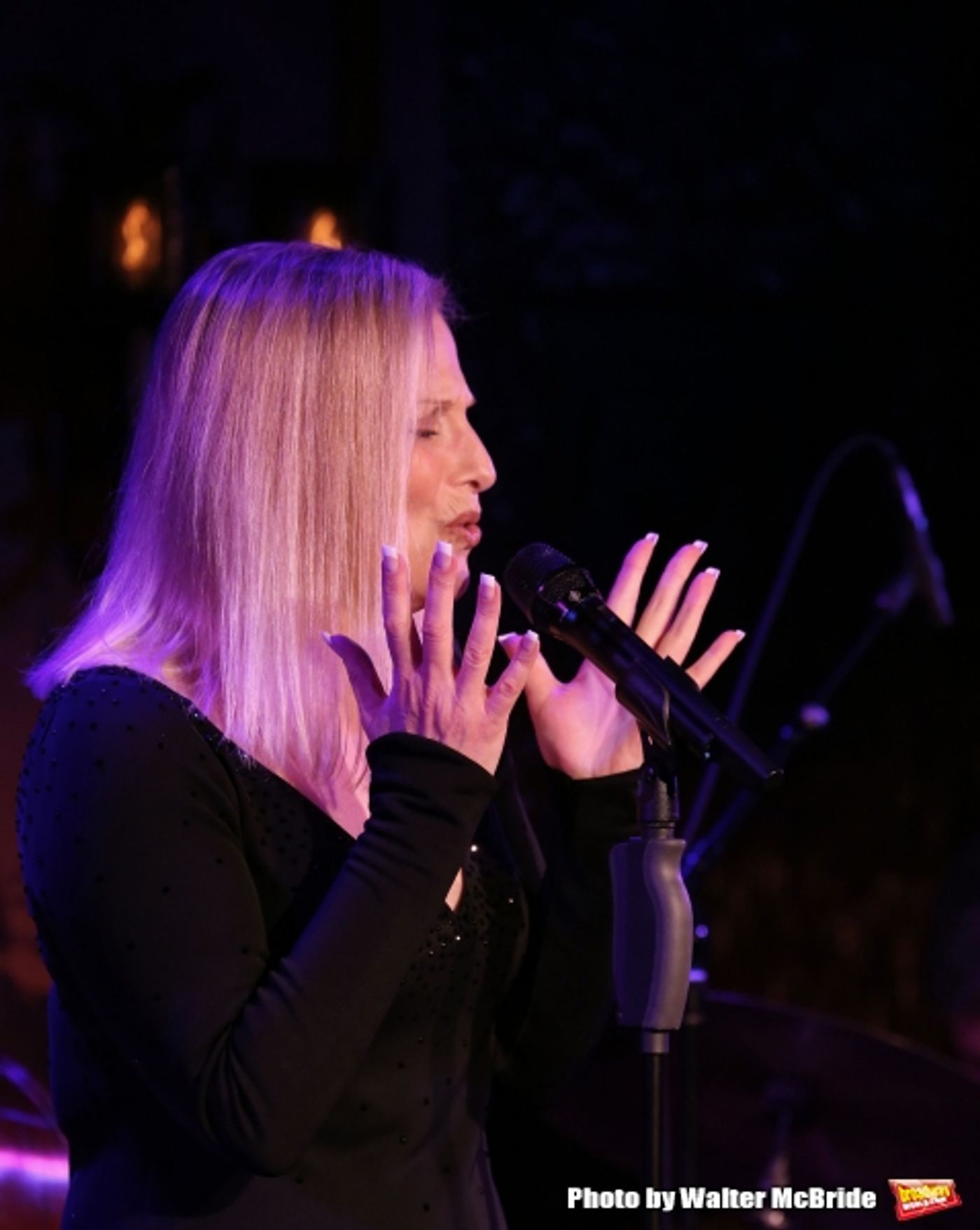 Exclusive Photo Coverage: Roslyn Kind Returns to 54 Below Exclusive Photo Coverage: Roslyn Kind Returns to 54 Below Image