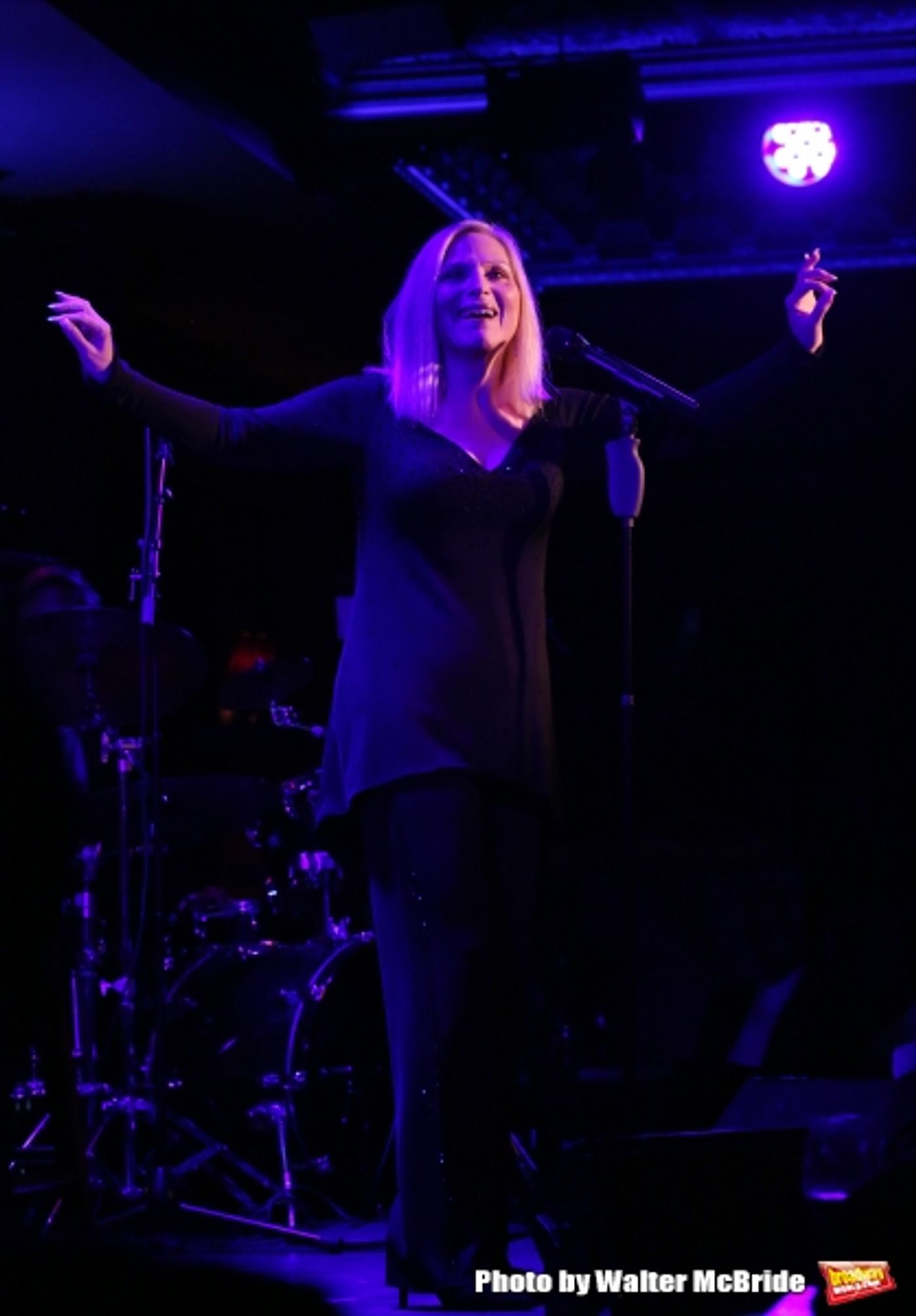 Exclusive Photo Coverage: Roslyn Kind Returns to 54 Below Exclusive Photo Coverage: Roslyn Kind Returns to 54 Below Image