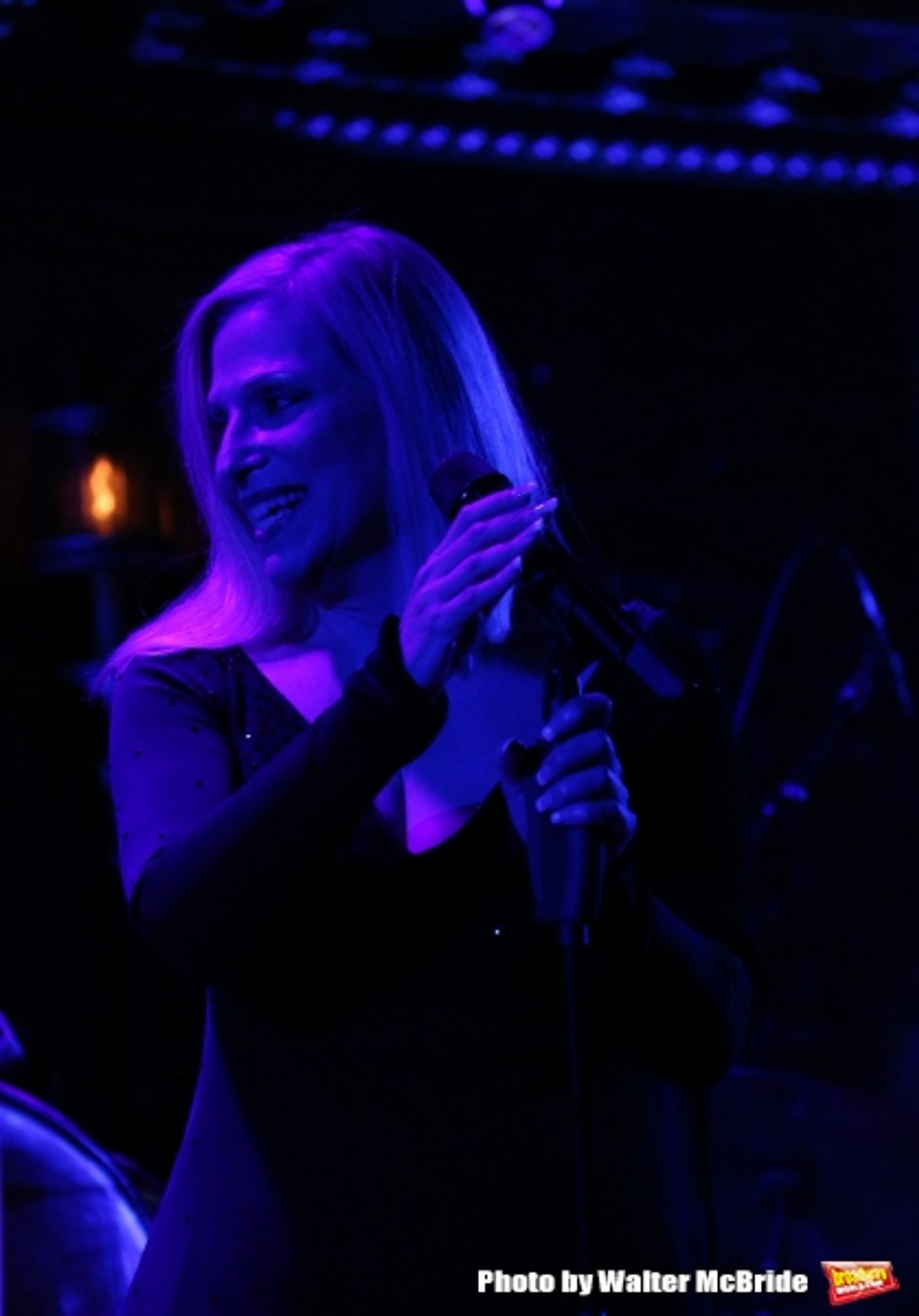 Exclusive Photo Coverage: Roslyn Kind Returns to 54 Below Exclusive Photo Coverage: Roslyn Kind Returns to 54 Below Image