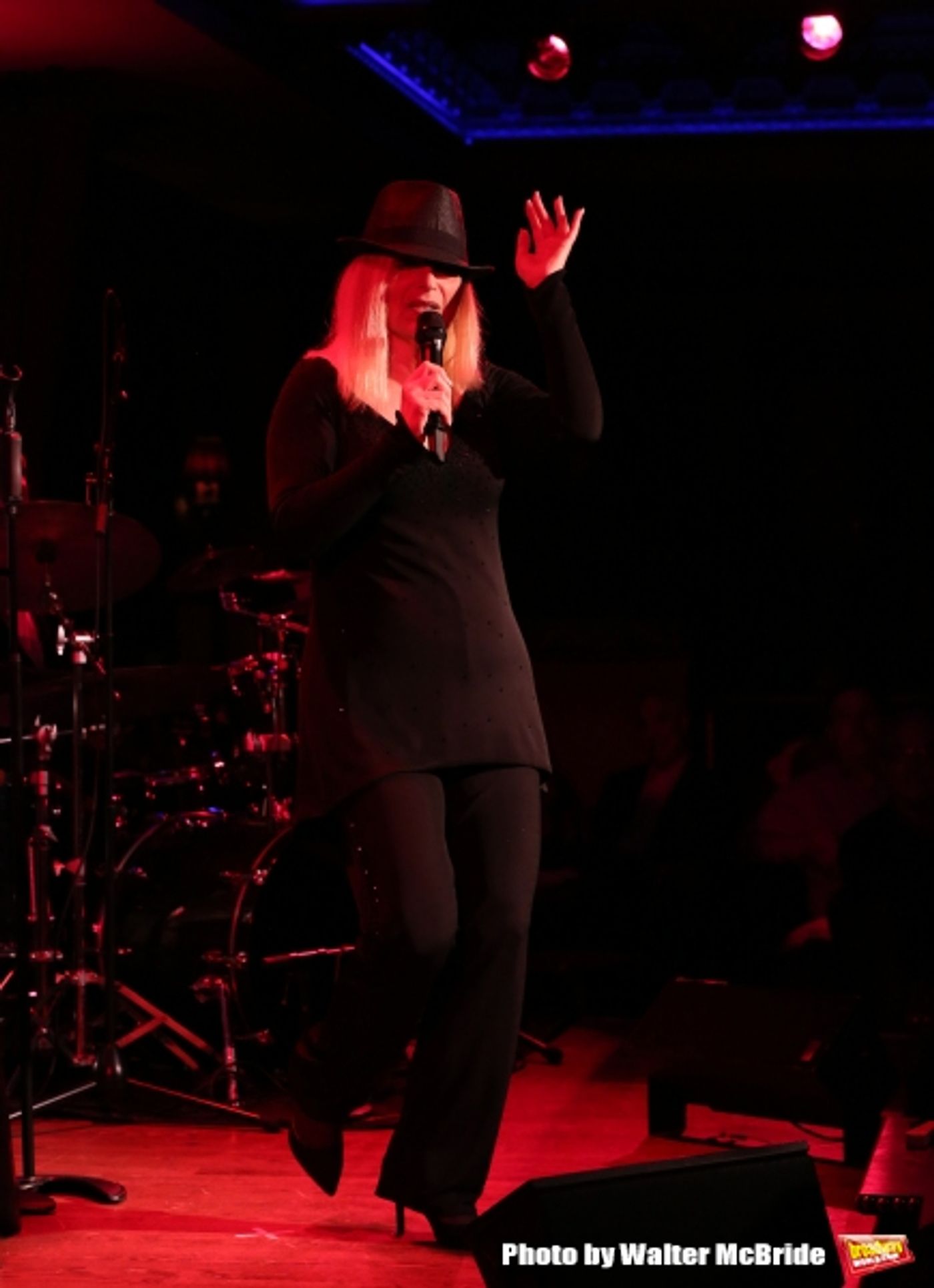 Exclusive Photo Coverage: Roslyn Kind Returns to 54 Below Exclusive Photo Coverage: Roslyn Kind Returns to 54 Below Image