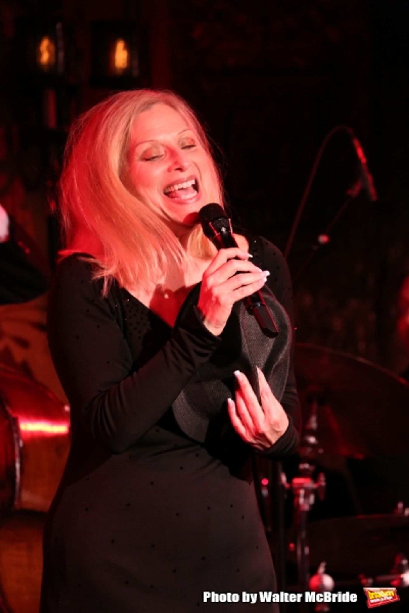 Exclusive Photo Coverage: Roslyn Kind Returns to 54 Below Exclusive Photo Coverage: Roslyn Kind Returns to 54 Below Image