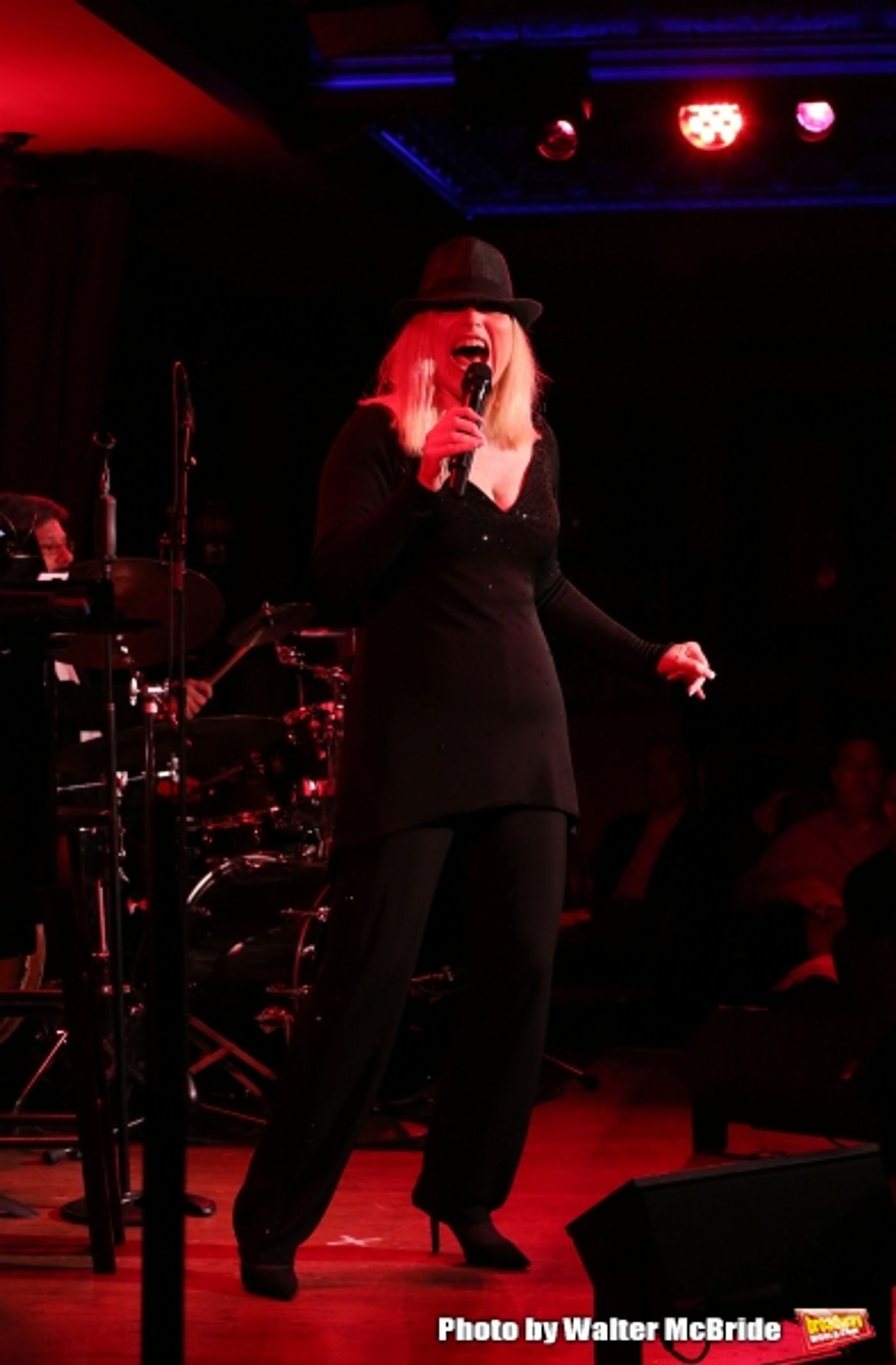 Exclusive Photo Coverage: Roslyn Kind Returns to 54 Below Exclusive Photo Coverage: Roslyn Kind Returns to 54 Below Image
