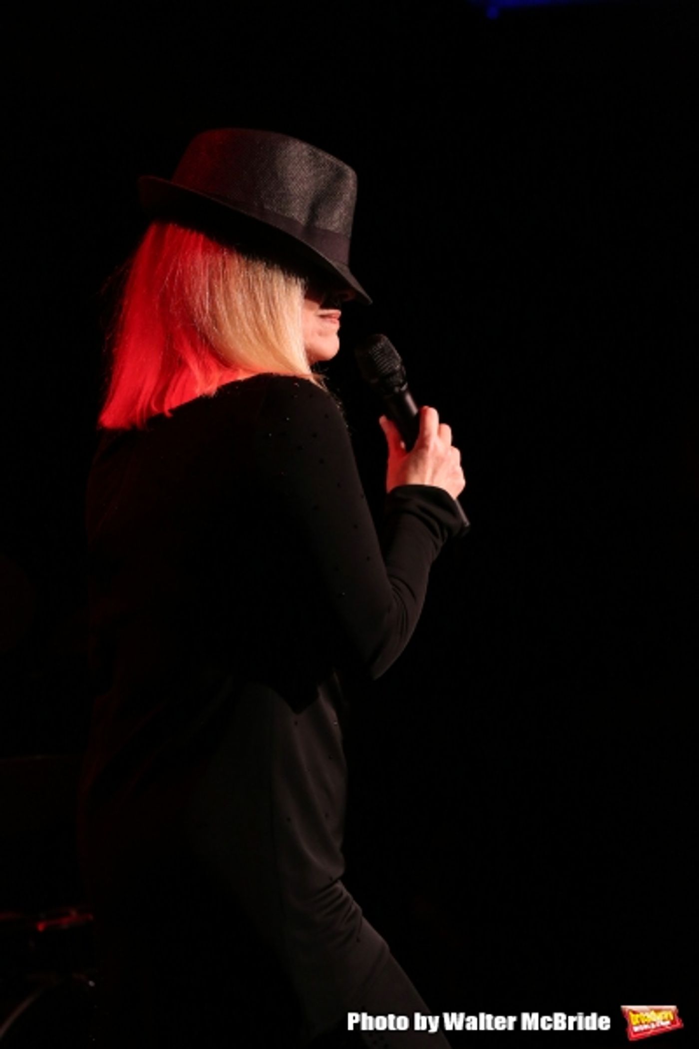 Exclusive Photo Coverage: Roslyn Kind Returns to 54 Below Exclusive Photo Coverage: Roslyn Kind Returns to 54 Below Image