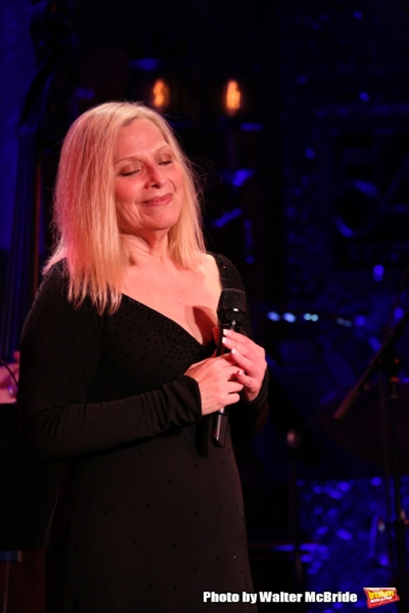 Exclusive Photo Coverage: Roslyn Kind Returns to 54 Below Exclusive Photo Coverage: Roslyn Kind Returns to 54 Below Image