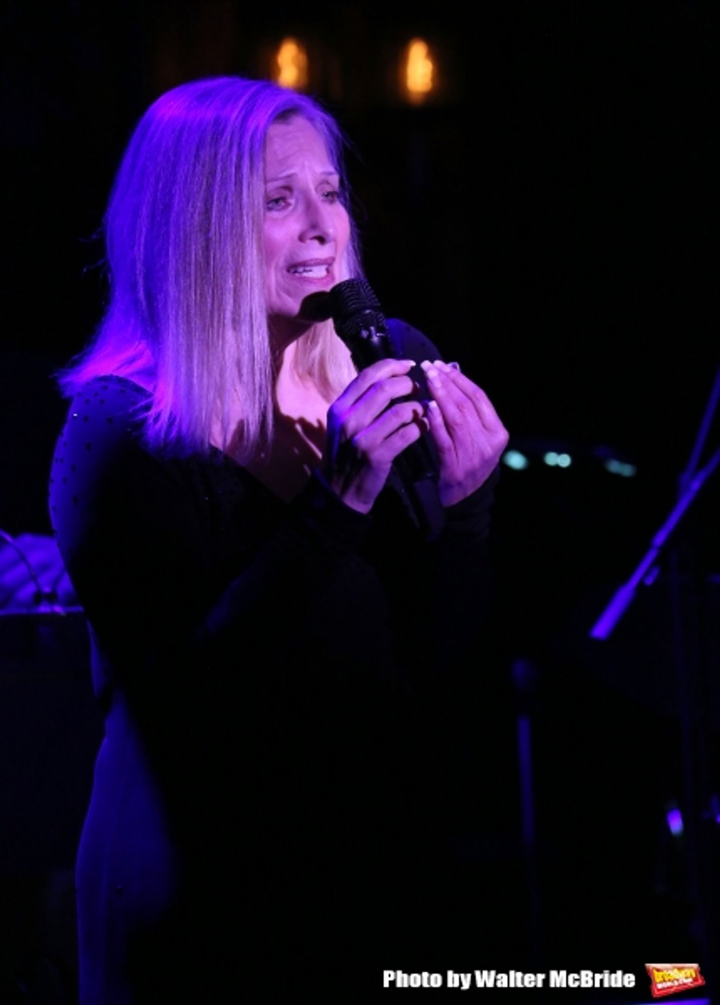 Exclusive Photo Coverage: Roslyn Kind Returns to 54 Below Exclusive Photo Coverage: Roslyn Kind Returns to 54 Below Image