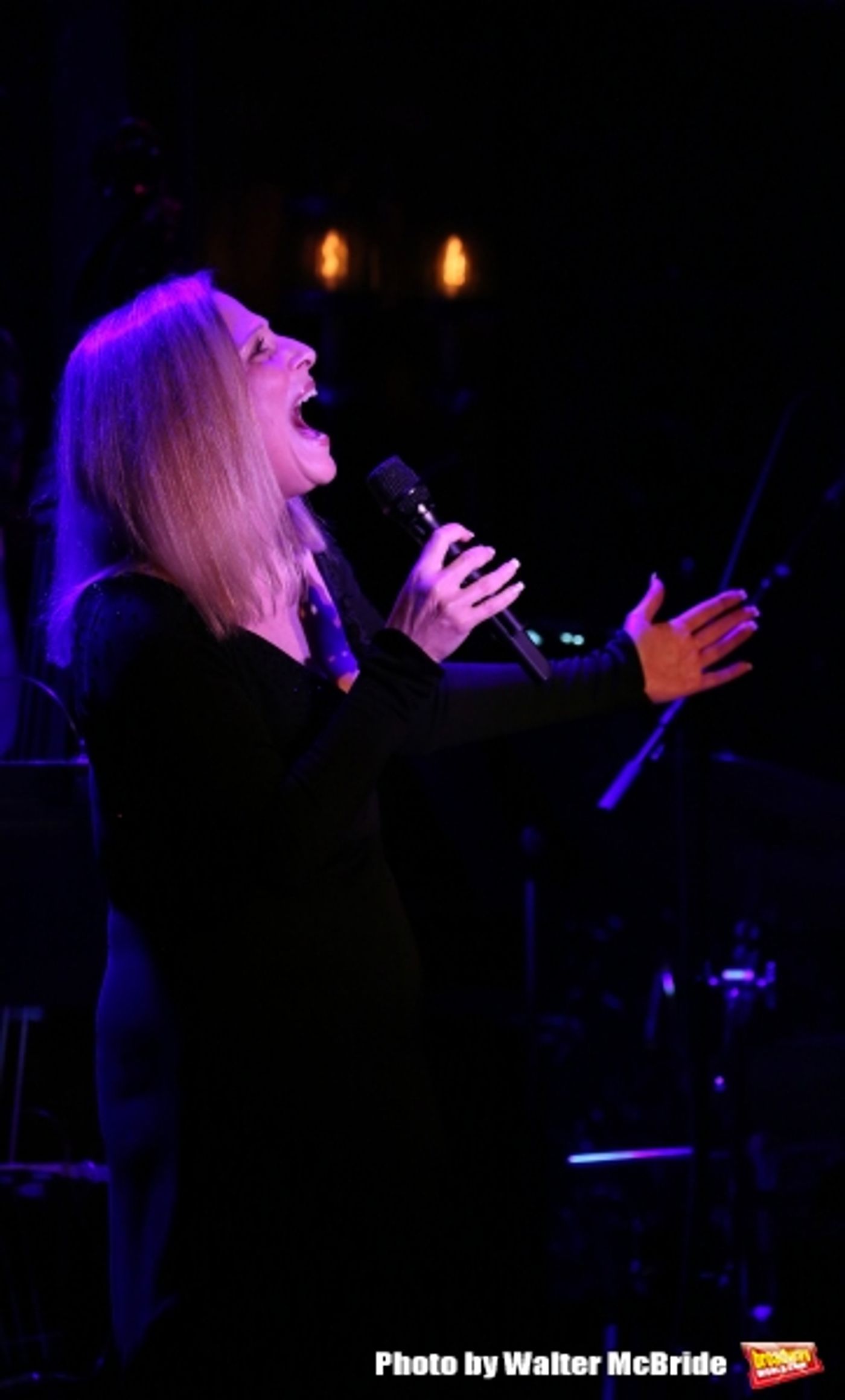 Exclusive Photo Coverage: Roslyn Kind Returns to 54 Below Exclusive Photo Coverage: Roslyn Kind Returns to 54 Below Image
