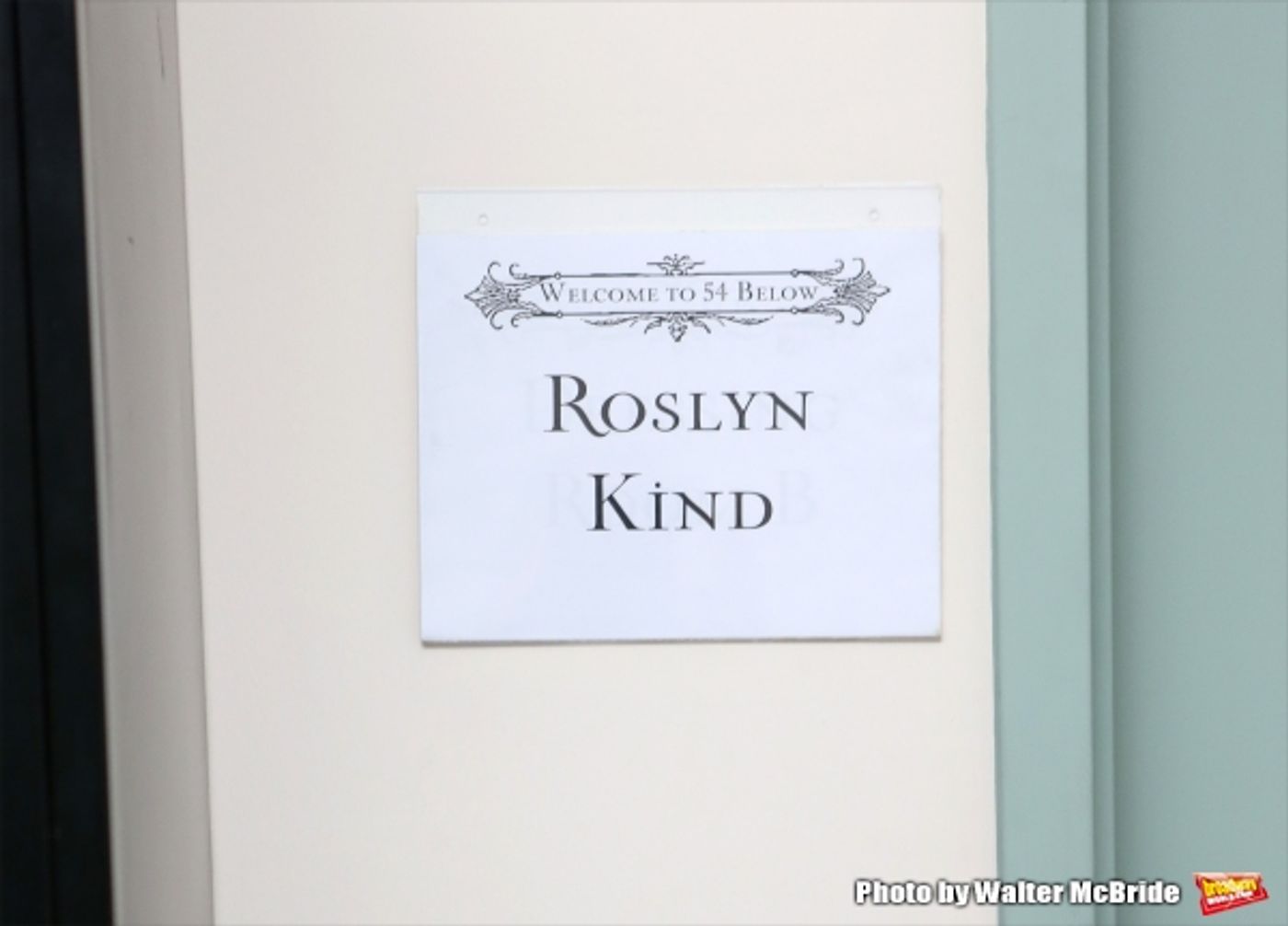 Exclusive Photo Coverage: Backstage with Roslyn Kind at 54 Below Exclusive Photo Coverage: Backstage with Roslyn Kind at 54 Below Image