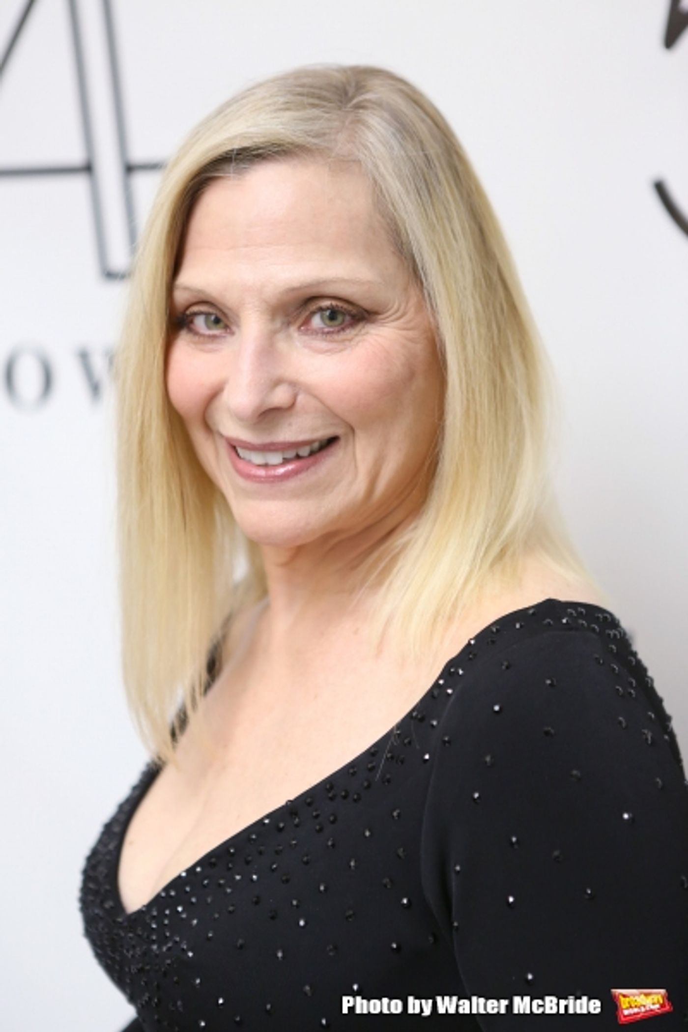 Exclusive Photo Coverage: Backstage with Roslyn Kind at 54 Below Exclusive Photo Coverage: Backstage with Roslyn Kind at 54 Below Image